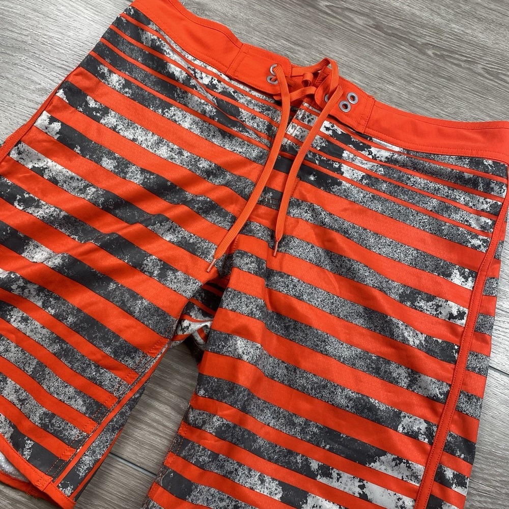 The North Face Mens Whitecap‎ Boardshorts Red Grey Stripes 34 Swim Beach